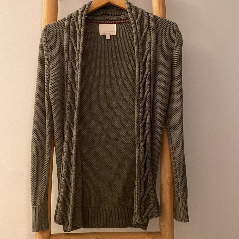 Banana Republic Heritage sweater in XS